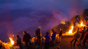Magiczna atmofsera podczas nocy świętojańskiej na górze Nordkette w Innsbrucku, © Webhofer / W9 Werbeagentur